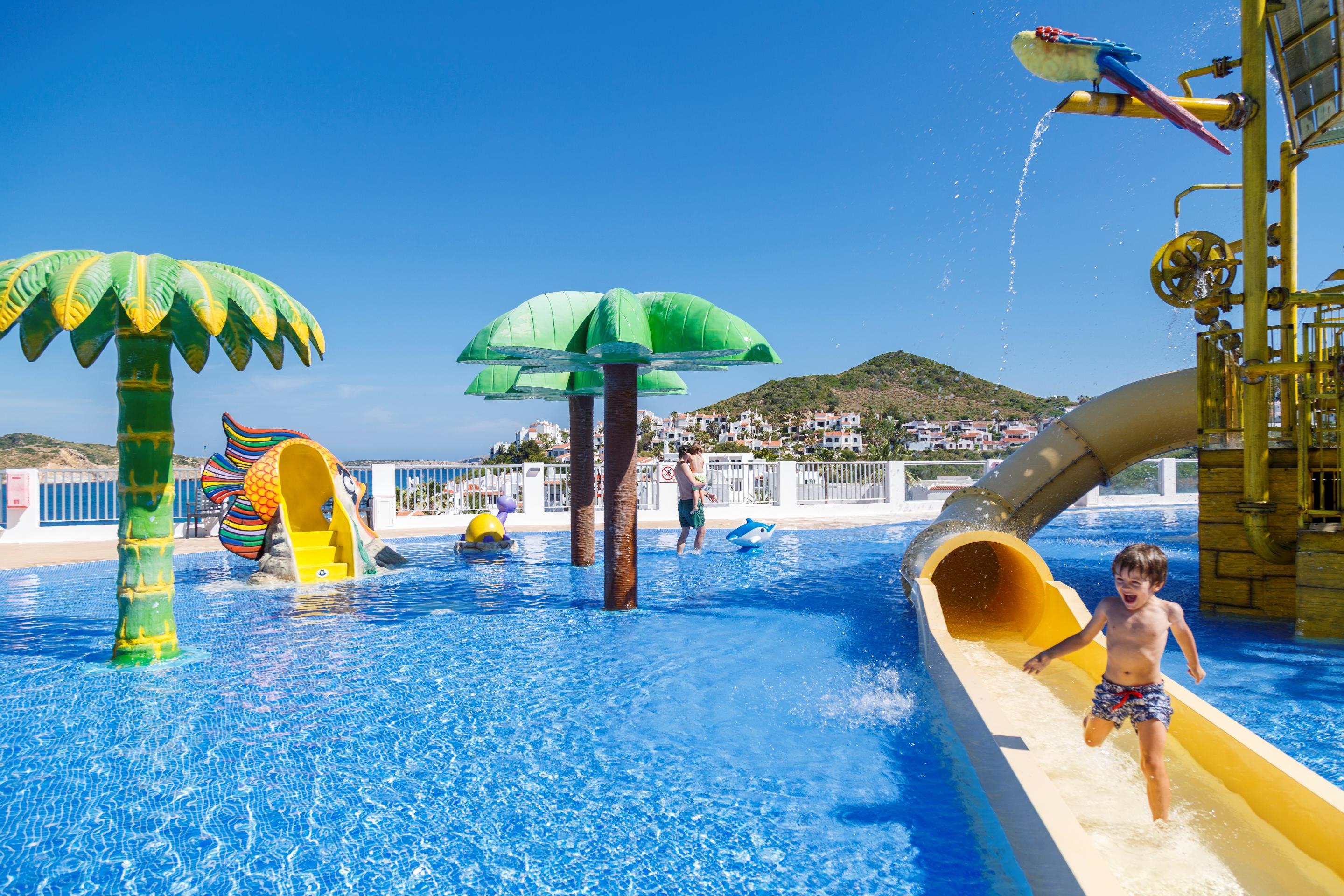 Fergus Club Carema Splash Playas De Fornells Kemudahan gambar
